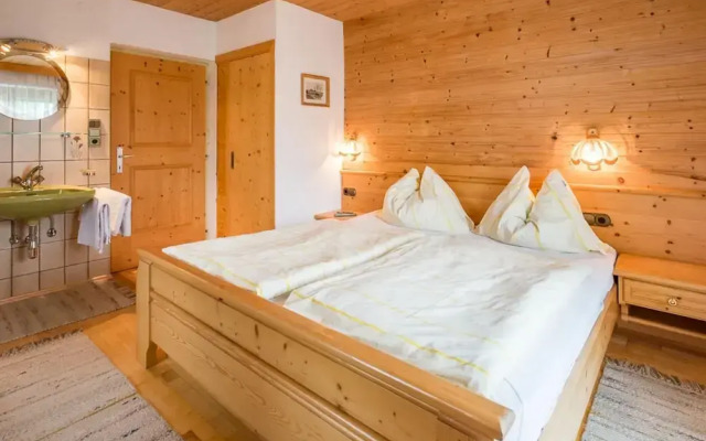 Spacious Apartment in Fügen near Ski Area