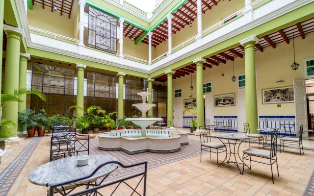 Hotel E Saratoga