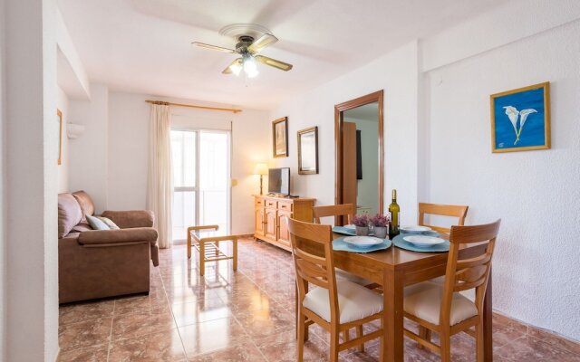 Malagasuite Playamar Beach And Pool Apartment