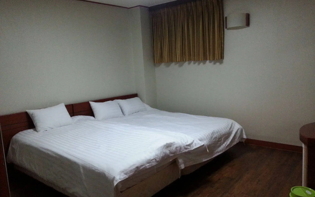 Dongdo Hotel
