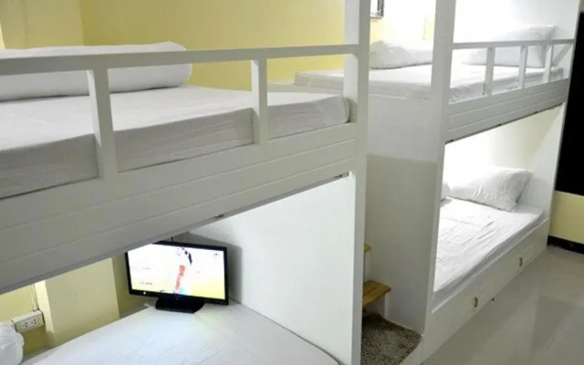 Chiangmai Gate Capsule Hostel