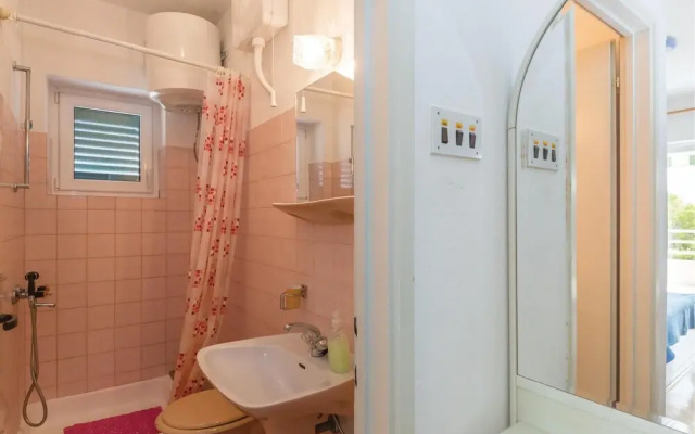 Beautiful Home in Makarska With Wifi and 2 Bedrooms