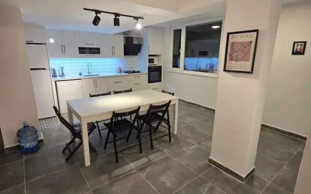 VILLA OLINDA 4 BED with huge garden