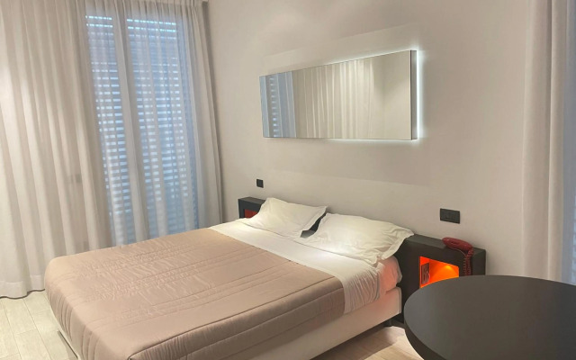 Blue Shades Aparthotel