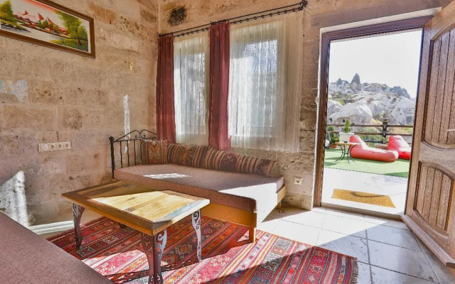 Sah Saray Cave Suites Halal Hotel