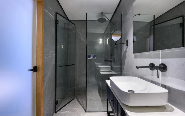 Alberto by Isrotel Design