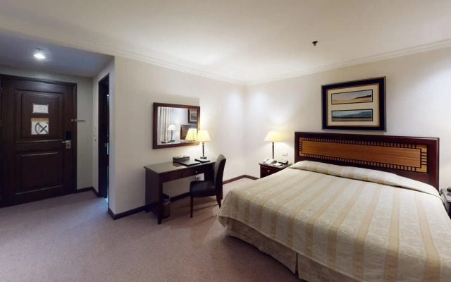 Herald Suites Solana