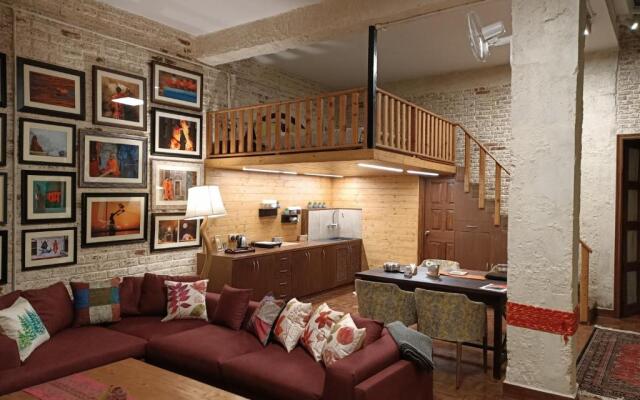 SaffronStays Ekam Walnut Suite, Chail