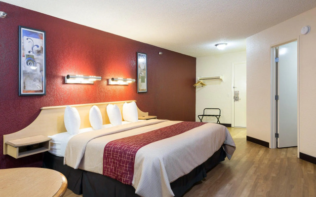 Red Roof Inn Houston - Westchase