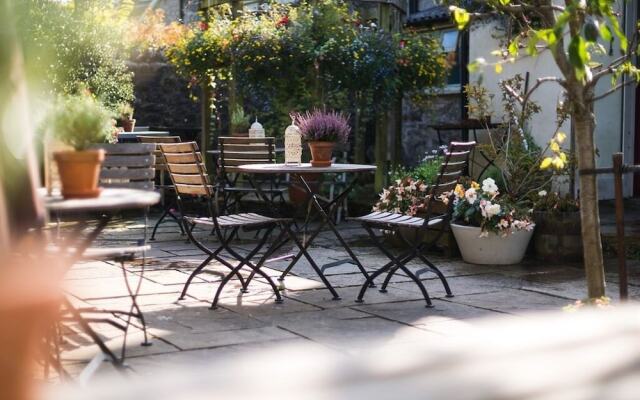 The Oakhill Inn