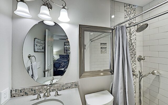 971bca2q 2 Bedroom Condo