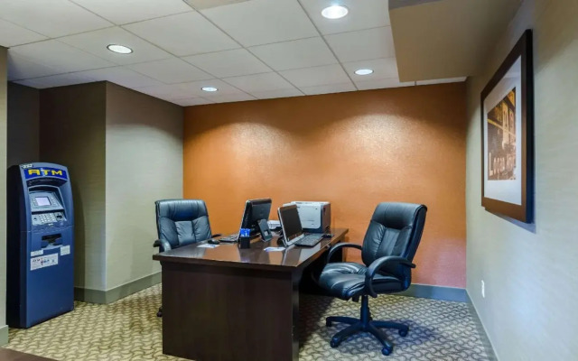 Comfort Inn & Suites Logan International Airport