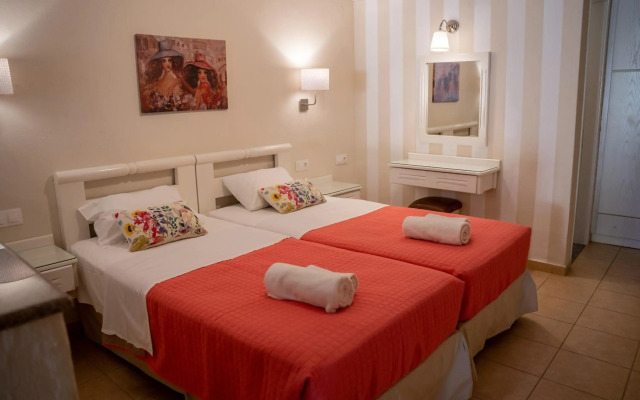 Blue Sky Apartments Malia