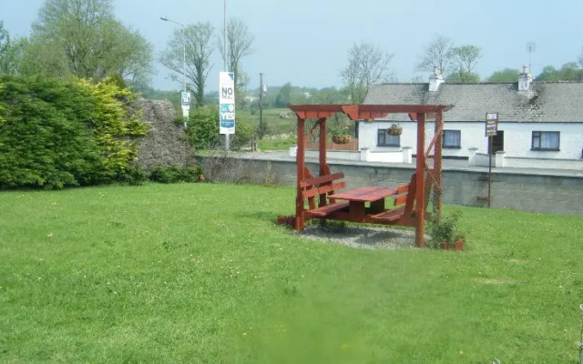 Attyrory Lodge Tourist Accommodation B&B