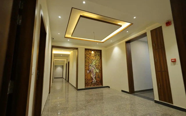 The Grand Tree Hotel
