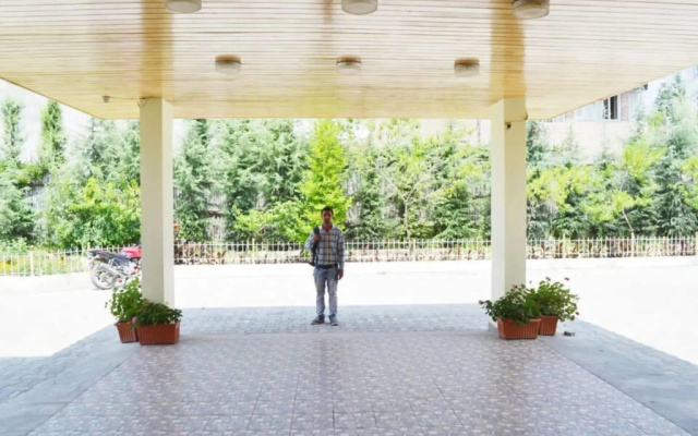 Paradise Gateway Hotel – Outside – Srinagar