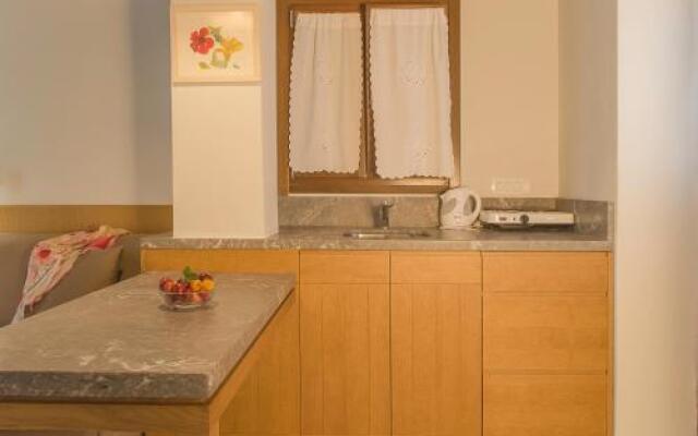 Kalypso Studios & Rooms
