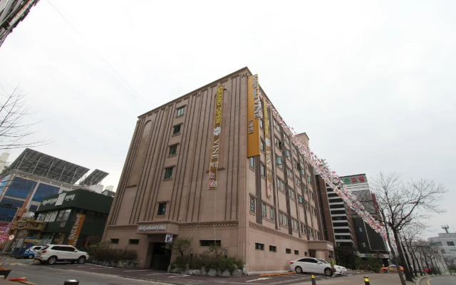 Vine Hotel