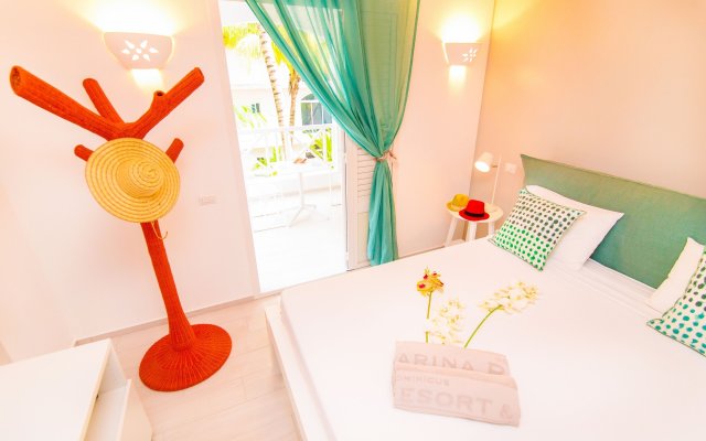 TRACADERO Beach Club and Holidays Rentals