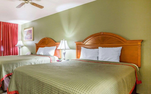 Rodeway Inn Delano