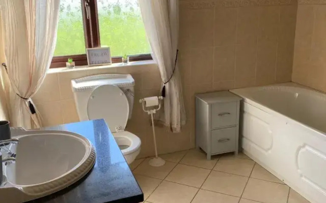 Gallagh Guest House self catering h18r252 Eircode