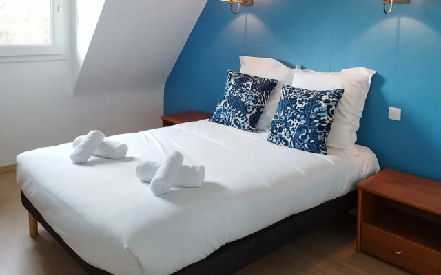 House in Breles Near Rock Beach & Amusement Park