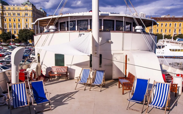 Botel Marina - Hostel