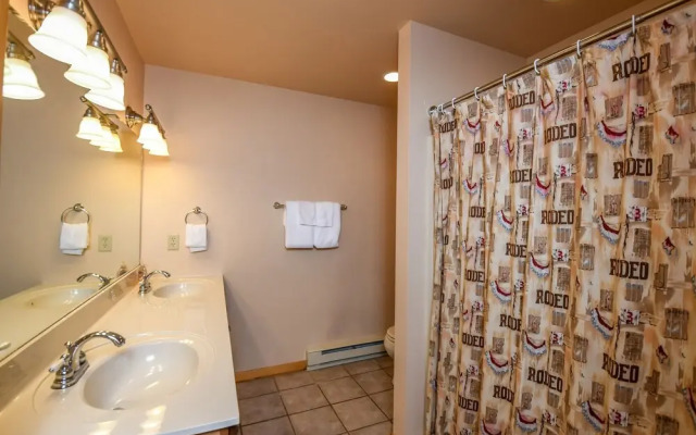 Wild Wild West 6 Bedroom House