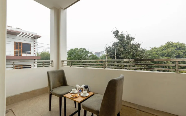 Aadat Hotel Subhash Chowk Gurgaon