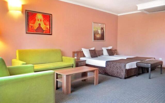 Hotel Real