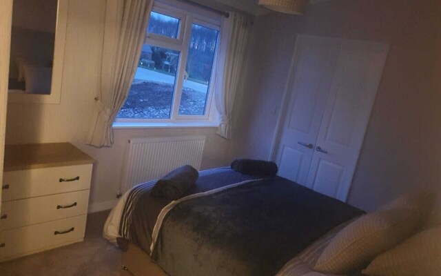 Remarkable 2-bed Luxury Lodge in Routh With Hottub