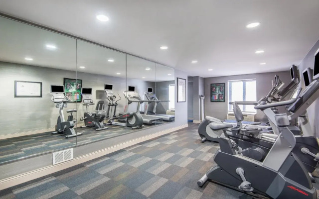 Holiday Inn Express & Suites Philadelphia - Mt. Laurel by IHG