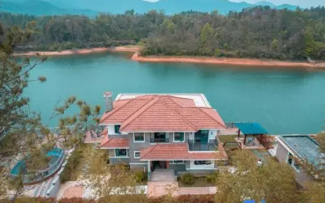 Mulan Qihu Homestay