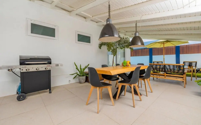 NEW Modern 3BR 3BA Private Pool Centrallylocated
