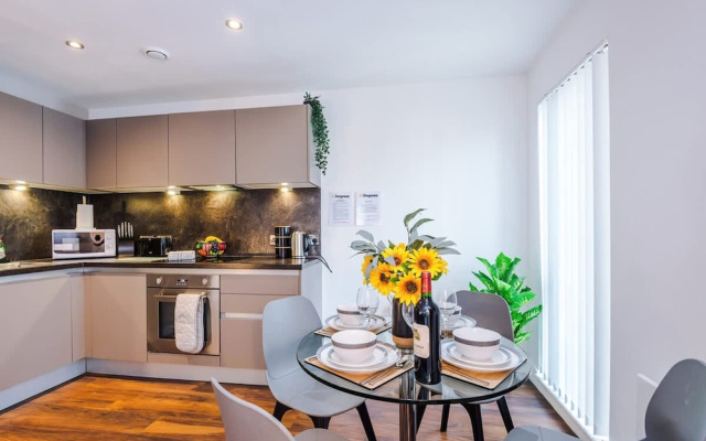 NEW Stunning 2 Bed Flat in Manchester Sleeps 4