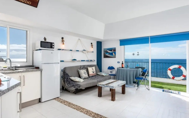 Nautical Loft *Beachfront *Terraces *Parking