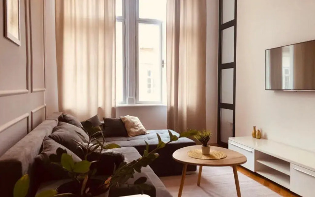 Room 44