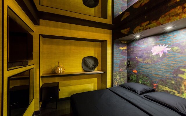 Love Hotel a Paris - Adults Only