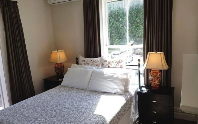 Ponsonby Manor