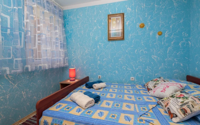 A4 - Modern apt w. Terrace, 3 min Walk to Beach