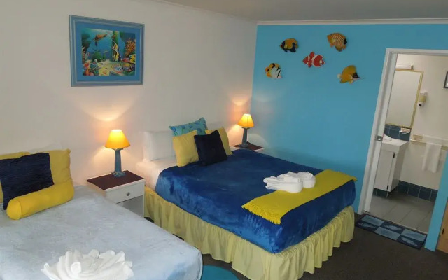 Cotton Tree Beach Motel