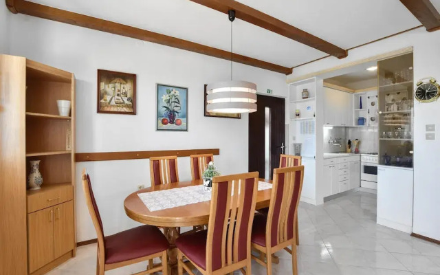 Beautiful Home in Kastel Sucurac With 3 Bedrooms, Wifi and Outdoor Swimming Pool