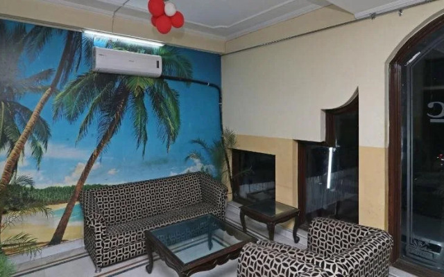 OYO 24421 Classic Hotel