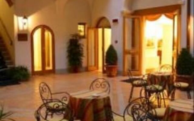 Hotel Cavaliere Palace