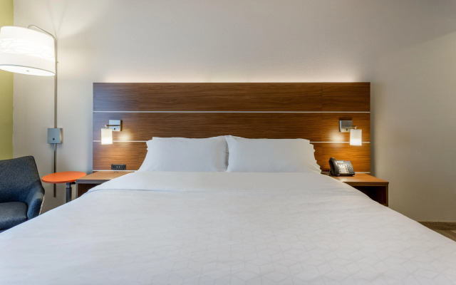 Holiday Inn Express Hotel & Suites Burlington by IHG