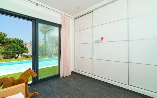 Villa Vera in Javea With 4 Bedrooms and 2 Bathrooms