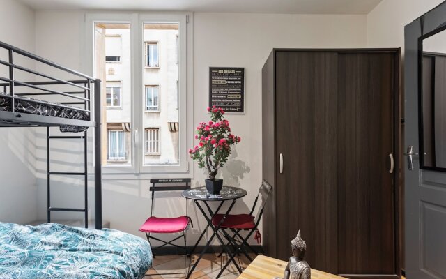 Simplistic Holiday Home in Nice Near the Seabeach