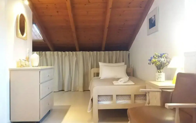 New independent loft, 360⁰ view, 5' beach/center