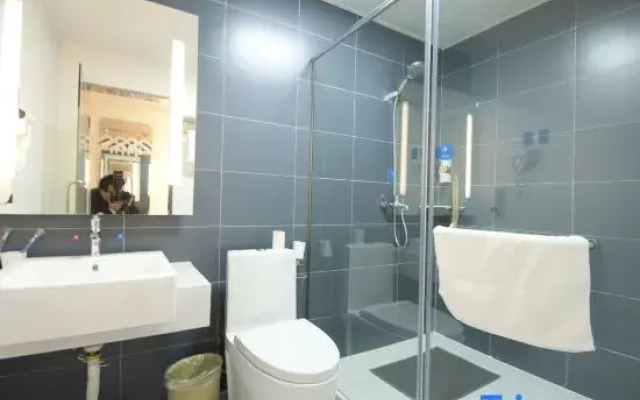 Hanting Hotel (Linyi Yingbin Avenue)