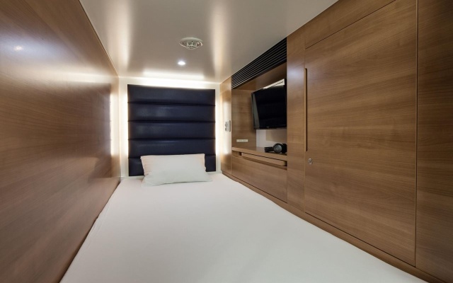 Y's Cabin Yokohama Kannai – Guest Rooms – Yokohama